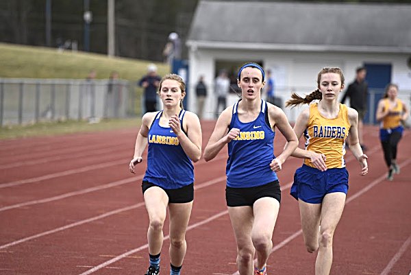 Girls' 800m track0408 3